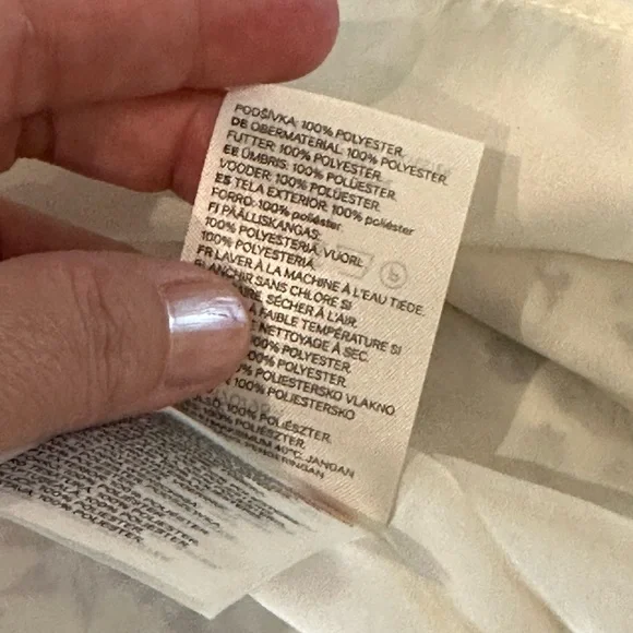 Two NWT H&M Flowy V Neck Dresses, Cinchable Waist, Size Medium! - Picture 8 of 11